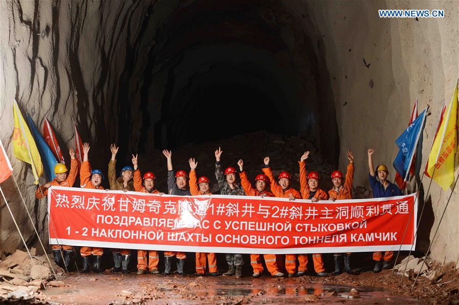 (BRF) Xinhua Headlines: BRIng smiles on more faces