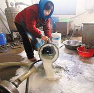 奶業(yè)困局，路在何方？