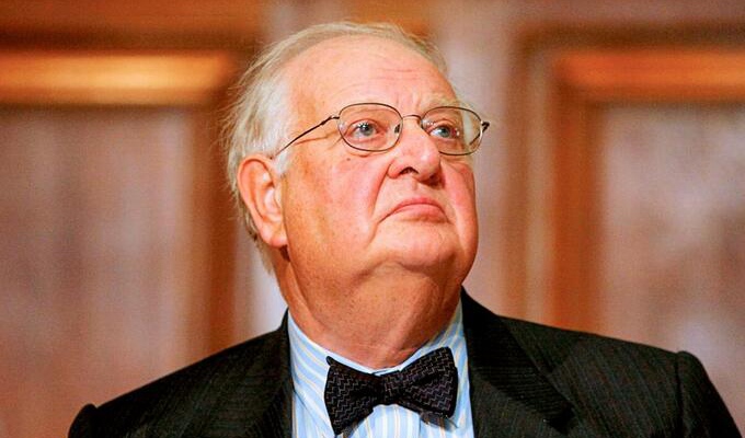 2015年諾貝爾經(jīng)濟(jì)學(xué)獎獲得者：安格斯&middot;迪頓