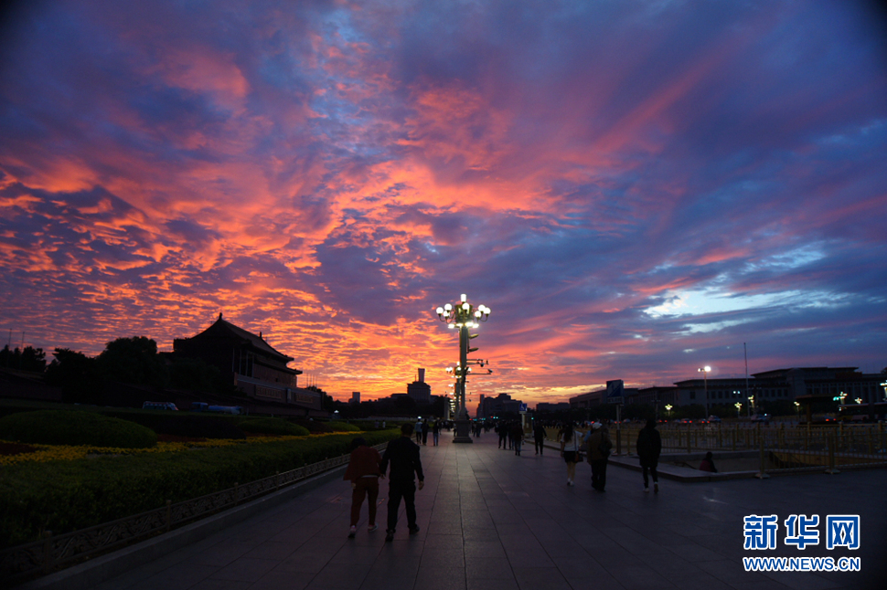 美哉，天安門！