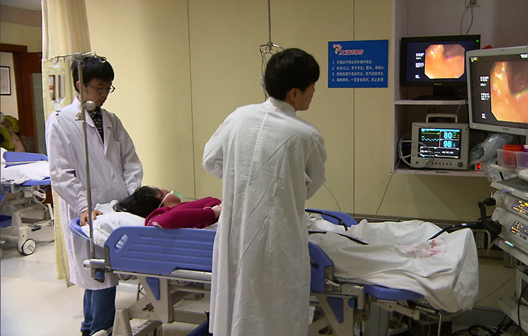 致敬偉大改革｜對(duì)話40年，講述身邊的健康故事（第九集）&mdash;&mdash;提高質(zhì)量、創(chuàng)新技術(shù)，讓患者更安心