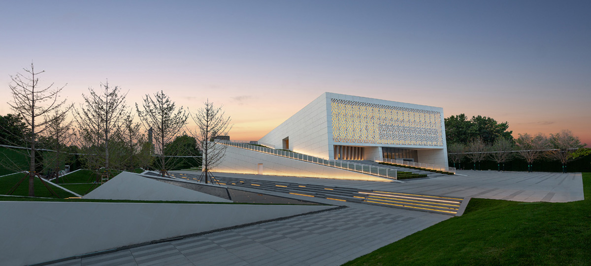 中央商務(wù)區(qū)展示中心正式對(duì)外開放，拉開了這座百年城市煥新升級(jí)的大幕