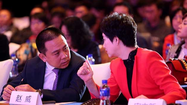 華夏幸福產(chǎn)業(yè)發(fā)展集團總裁趙威、《英才》雜志社社長宋立新現(xiàn)場交流