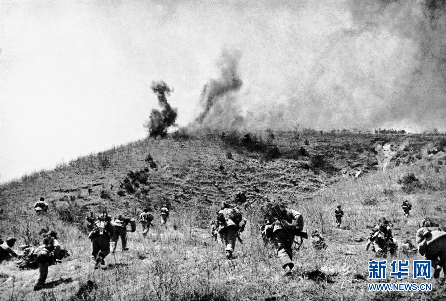 （圖文互動）（1）為了&ldquo;中國號&rdquo;巨輪揚(yáng)帆遠(yuǎn)航&mdash;&mdash;中國共產(chǎn)黨領(lǐng)導(dǎo)下的人民軍隊忠于祖國、服務(wù)人民啟示錄