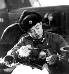 紀錄片《向雷鋒同志學(xué)習(xí)》