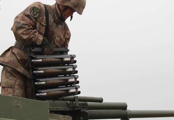 見過給火炮壓彈夾嗎？