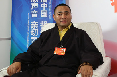 全國(guó)政協(xié)委員東寶仲巴&middot;呼圖克圖做客新華網(wǎng)、中國(guó)政府網(wǎng)兩會(huì)訪談