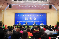 樓繼偉、張少春答記者問(wèn)