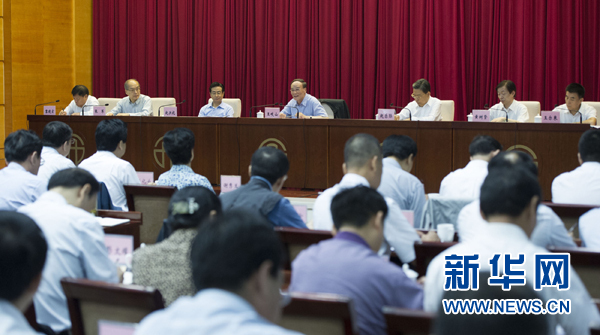 7月16日，中共中央政治局常委、中央紀(jì)委書(shū)記、中央巡視工作領(lǐng)導(dǎo)小組組長(zhǎng)王岐山在北京出席2014年中央第二輪巡視工作動(dòng)員部署會(huì)并講話(huà)。新華社記者黃敬文 攝 