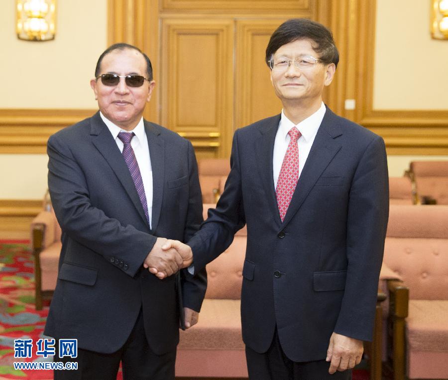 9月5日，中共中央政治局委員、中央政法委書(shū)記孟建柱在北京會(huì)見(jiàn)秘魯最高法院院長(zhǎng)維克托&middot;盧卡斯&middot;蒂科納。 新華社記者 黃敬文 攝 