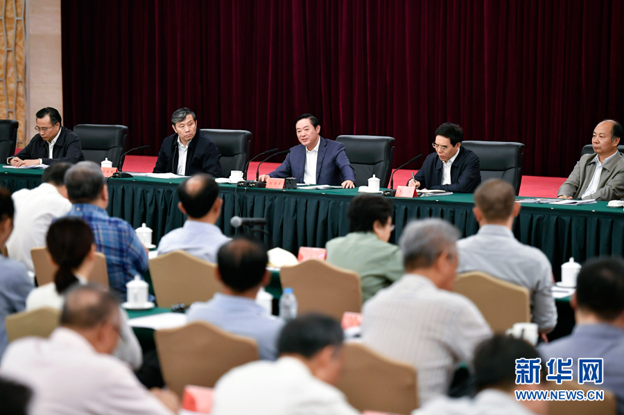 9月7日，中共中央政治局委員、中央書記處書記、中宣部部長(zhǎng)劉奇葆在北京出席全國(guó)電視劇工作座談會(huì)并講話。 新華社記者 燕雁 攝

