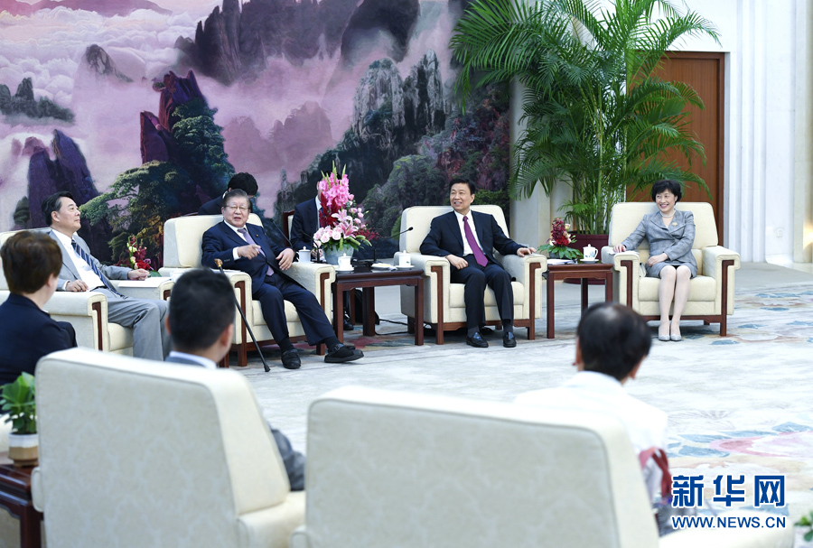 9月20日，國家副主席李源潮在北京會見由黨的最高顧問、前眾議長橫路孝弘率領的日本民進黨政治家代表團。 新華社記者 張領 攝 