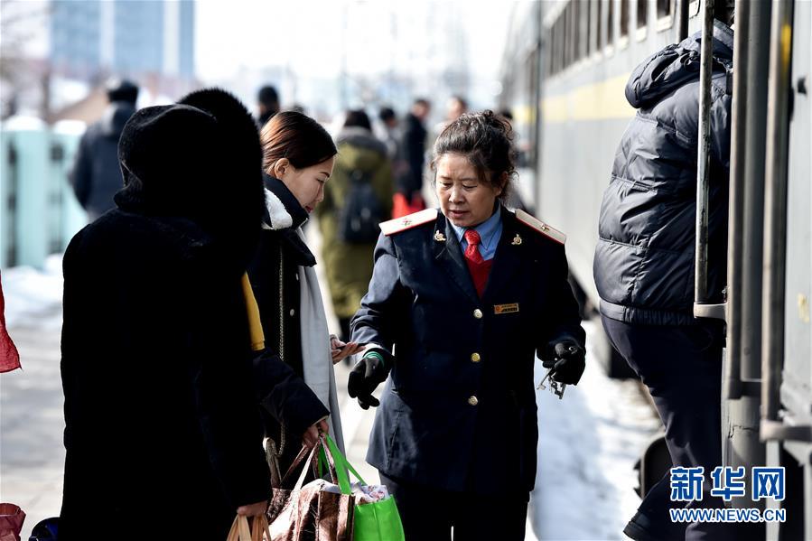 （社會(huì)）（2）呂梁山上的&ldquo;慢火車(chē)&rdquo;