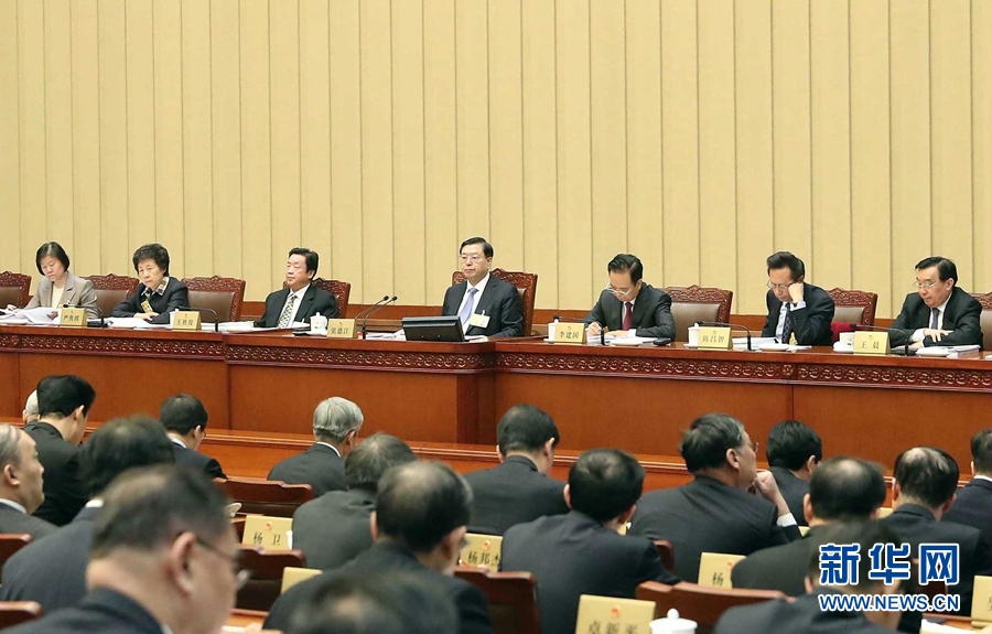 2月23日，十二屆全國人大常委會第三十三次會議在北京人民大會堂開幕。張德江委員長主持會議。 新華社記者　劉衛(wèi)兵　攝