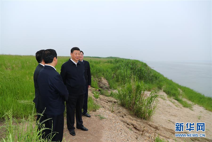 (時政)(16)習近平主持召開深入推動長江經濟帶發(fā)展座談會并發(fā)表重要講話