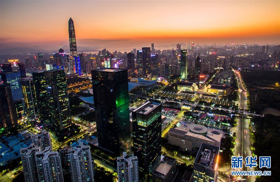 （新華全媒頭條&middot;壯闊東方潮　奮進新時代&mdash;&mdash;慶祝改革開放40年&middot;圖文互動）（13）從追趕時代到引領(lǐng)時代&mdash;&mdash;從深圳發(fā)展奇跡看中國改革開放40年 