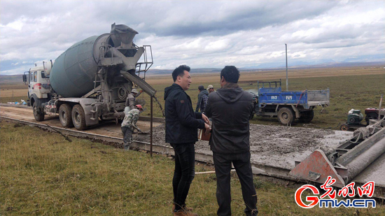 【脫貧攻堅(jiān)在行動(dòng)】打通致富路，牧民笑開(kāi)顏&mdash;&mdash;青海省澤庫(kù)縣&ldquo;第一書(shū)記&rdquo;張文杰扶貧故事