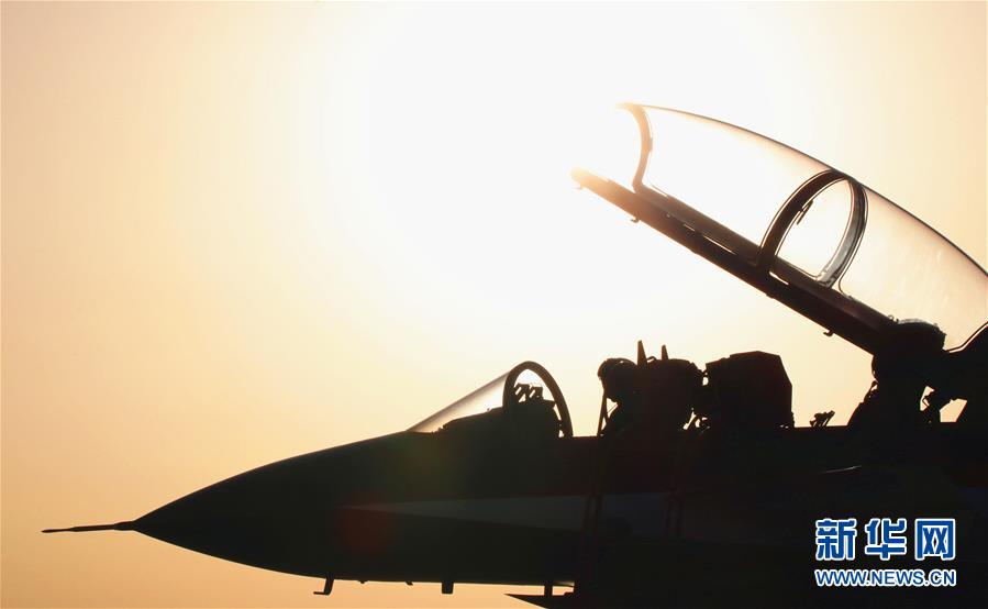 (圖文互動(dòng))(2)中國空軍八一飛行表演隊(duì)赴俄羅斯飛行表演