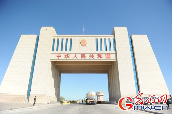 【新時代&middot;幸福美麗新邊疆】讓幸福美麗常駐新時代&mdash;&mdash;網媒沉浸體驗新疆之&ldquo;新&rdquo;