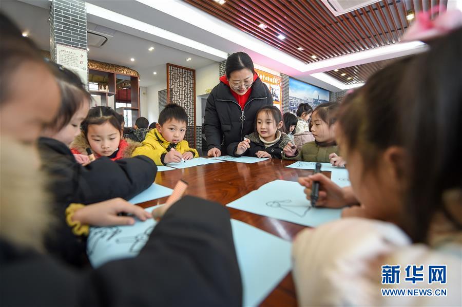 （新華全媒頭條&middot;聚焦鄉(xiāng)村振興戰(zhàn)略規(guī)劃&middot;圖文互動）（15）推進(jìn)鄉(xiāng)村振興的行動指南&mdash;&mdash;解讀鄉(xiāng)村振興戰(zhàn)略首個五年規(guī)劃亮點