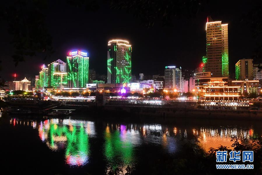 (在習(xí)近平新時代中國特色社會主義思想指引下·慶祝改革開放40周年·綠色發(fā)展·圖文互動)(5)治水·護(hù)水·興水——綠色發(fā)展之“水”的故事