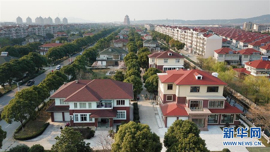 （慶祝改革開放40周年基層行&middot;村莊篇&middot;圖文互動）（3）&ldquo;第一村&rdquo;華西：住房、樓宇刻畫發(fā)展&ldquo;年輪&rdquo;