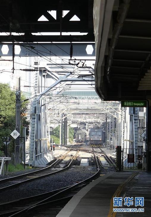 （圖文互動）（5）四十年、一扇窗&mdash;&mdash;兩地值守者眼中的羅湖橋