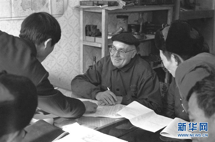 （圖文互動(dòng)）（2）為發(fā)展和進(jìn)步，與中國攜手同行&mdash;&mdash;中國改革友誼獎(jiǎng)?wù)芦@得者群像 