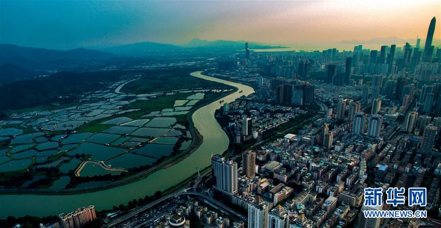 (新華全媒頭條·圖文互動)(4)風(fēng)正一帆懸——以習(xí)近平同志為核心的黨中央治國理政一年間