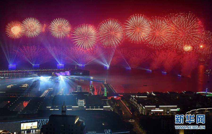 (新華全媒頭條·圖文互動)(15)風(fēng)正一帆懸——以習(xí)近平同志為核心的黨中央治國理政一年間