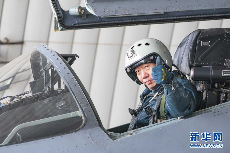（新華全媒頭條·圖文互動）（4）戰(zhàn)鷹，為祖國奮飛——記空軍航空兵某旅旅長、特級飛行員郝井文