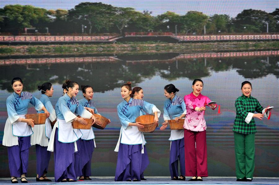 #(社會(huì))(1)“三下鄉(xiāng)” 暖人心