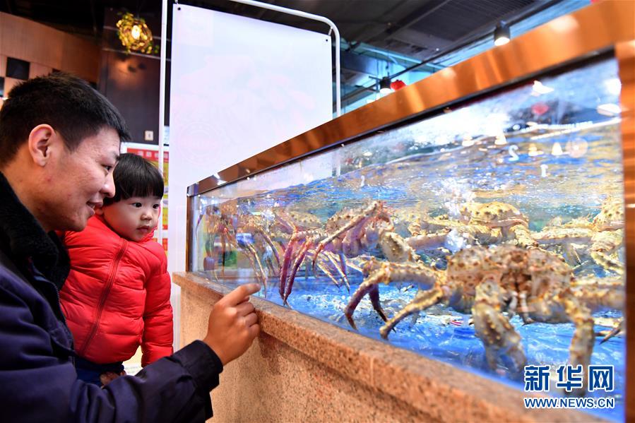 （在習(xí)近平新時代中國特色社會主義思想指引下&middot;將改革開放進(jìn)行到底&middot;大國之約）（新華全媒頭條&middot;圖文互動）（7）潮起東方浪涌時&mdash;&mdash;來自對外開放前沿的時代強(qiáng)音