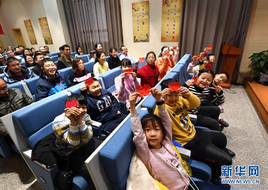 (圖文互動(dòng))(2)河南鄭州:中原民俗鬧新春 傳統(tǒng)文化潤(rùn)民心