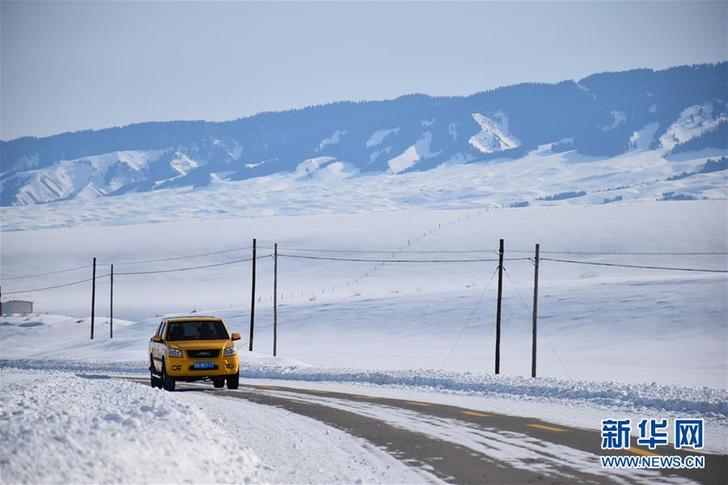 （新春走基層&middot;圖文互動(dòng)）（4）天山深處&ldquo;電小二&rdquo;：冰雪世界里最暖的一抹&ldquo;黃&rdquo;