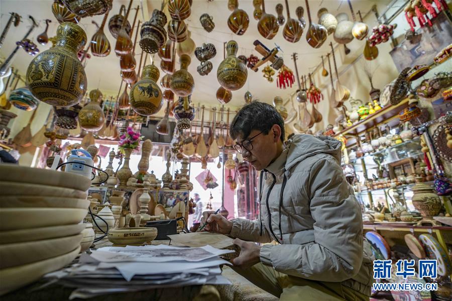 (兩會前夕看落實·圖文互動)(2)牢記囑托增進民族團結(jié) 凝心聚力建設(shè)美麗新疆——新疆落實習(xí)近平總書記全國兩會重要講話精神紀實