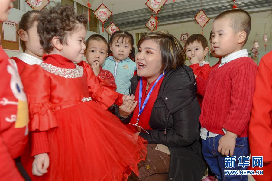 (兩會前夕看落實·圖文互動)(5)牢記囑托增進民族團結(jié) 凝心聚力建設(shè)美麗新疆——新疆落實習(xí)近平總書記全國兩會重要講話精神紀實