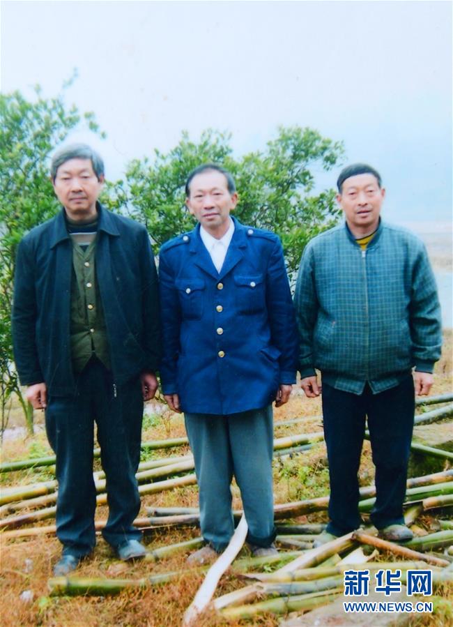 （新華全媒頭條·愛(ài)國(guó)情 奮斗者·圖文互動(dòng)）（11）致敬，為祖國(guó)獻(xiàn)身的英雄！