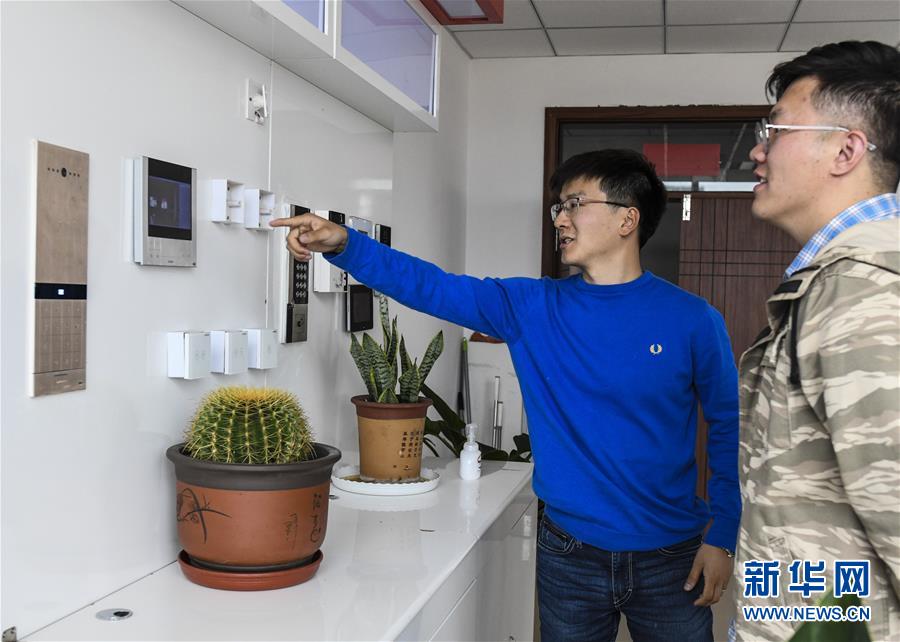 （壯麗70年&middot;奮斗新時代&middot;圖文互動）（6）記者蹲點(diǎn)手記：感受&ldquo;戈壁明珠&rdquo;嶄新容顏