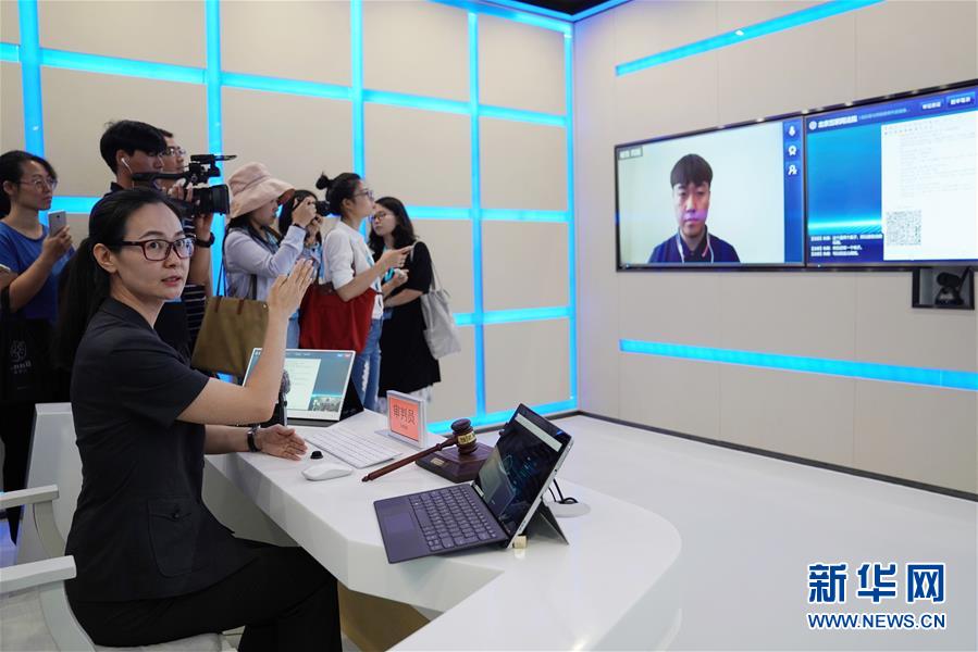 （新華全媒頭條&middot;圖文互動(dòng)）（2）從&ldquo;數(shù)字中國(guó)&rdquo;看中國(guó)發(fā)展新信號(hào)、新亮點(diǎn)、新趨勢(shì)