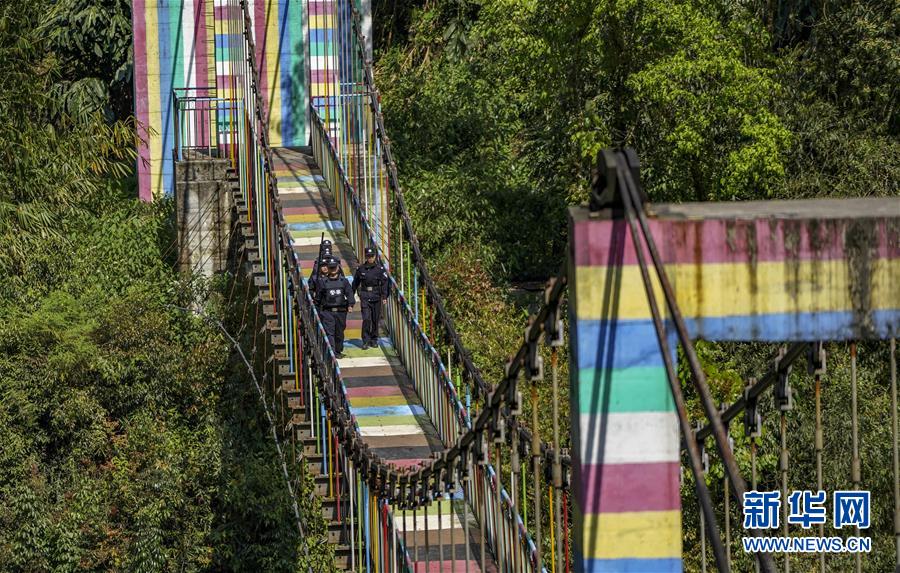 （愛國情 奮斗者&middot;圖文互動）（2）警民情深&mdash;&mdash;記云南貢山縣獨(dú)龍江鄉(xiāng)邊境派出所
