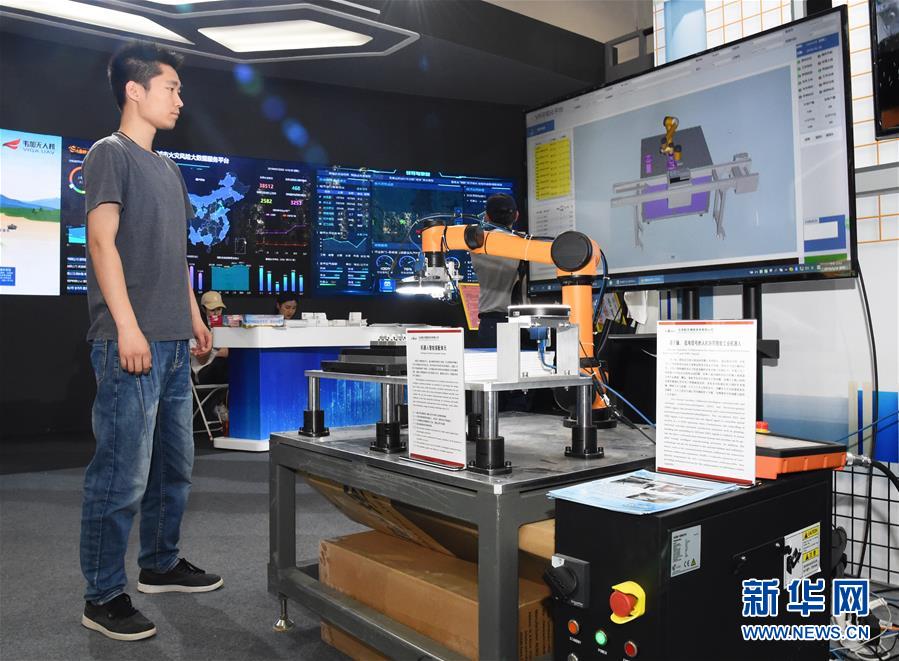 （在習(xí)近平新時(shí)代中國特色社會(huì)主義思想指引下&mdash;&mdash;新時(shí)代新作為新篇章&middot;圖文互動(dòng)）（3）與中國服務(wù)貿(mào)易共成長&mdash;&mdash;&ldquo;多會(huì)合一&rdquo;京交會(huì)開啟中國服貿(mào)&ldquo;新大門&rdquo;