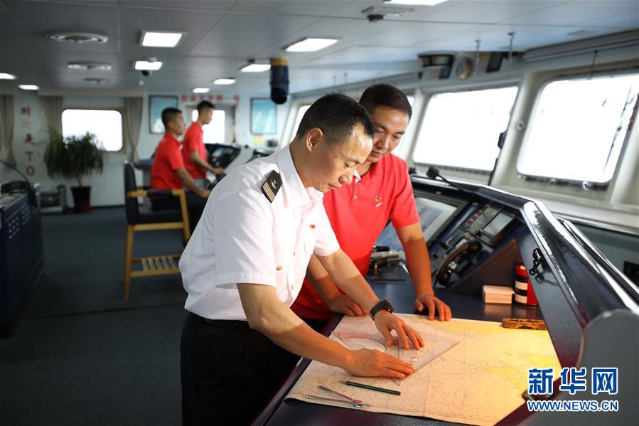 (圖文互動(dòng))(1)遠(yuǎn)望3號(hào)遠(yuǎn)洋航天測(cè)量船加速駛向測(cè)控任務(wù)海域