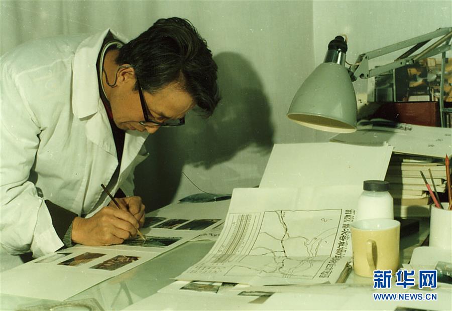 （新華全媒頭條&middot;時(shí)代先鋒&middot;圖文互動(dòng)）（11）傳奇的英雄 無悔的忠誠(chéng)&mdash;&mdash;記刑偵痕跡檢驗(yàn)專家崔道植