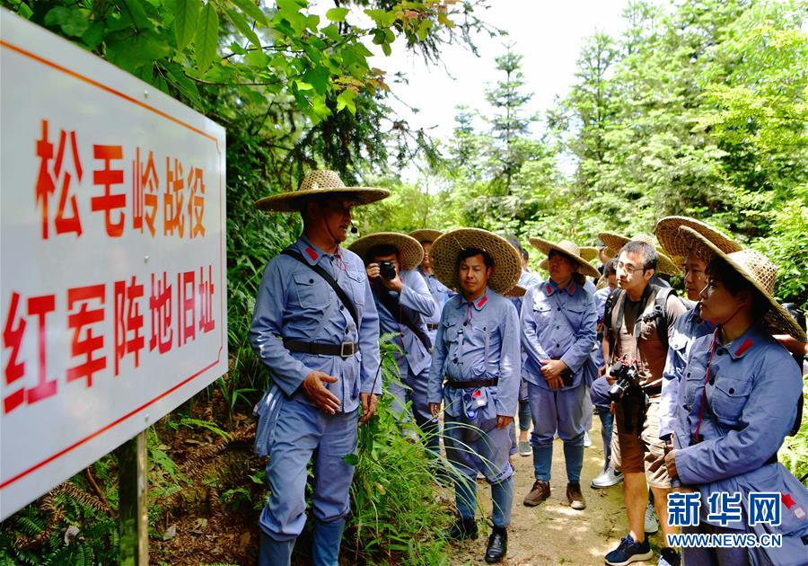 （新華全媒頭條&middot;不忘初心、牢記使命&mdash;&mdash;記者再走長征路&middot;圖文互動）（2）風(fēng)展紅旗如畫&mdash;&mdash;來自長征出發(fā)地長汀、寧化的紅色信仰報告 
