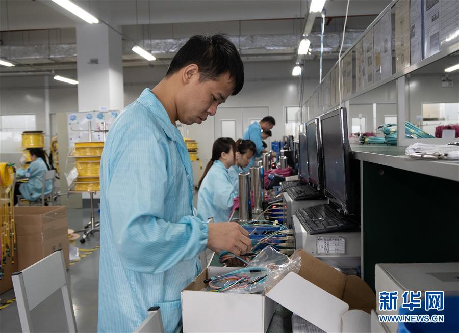 （新華全媒頭條&middot;中國(guó)經(jīng)濟(jì)基層行&middot;圖文互動(dòng)）（2）看！這就是中國(guó)經(jīng)濟(jì)的底氣&mdash;&mdash;當(dāng)前中國(guó)經(jīng)濟(jì)觀察之三