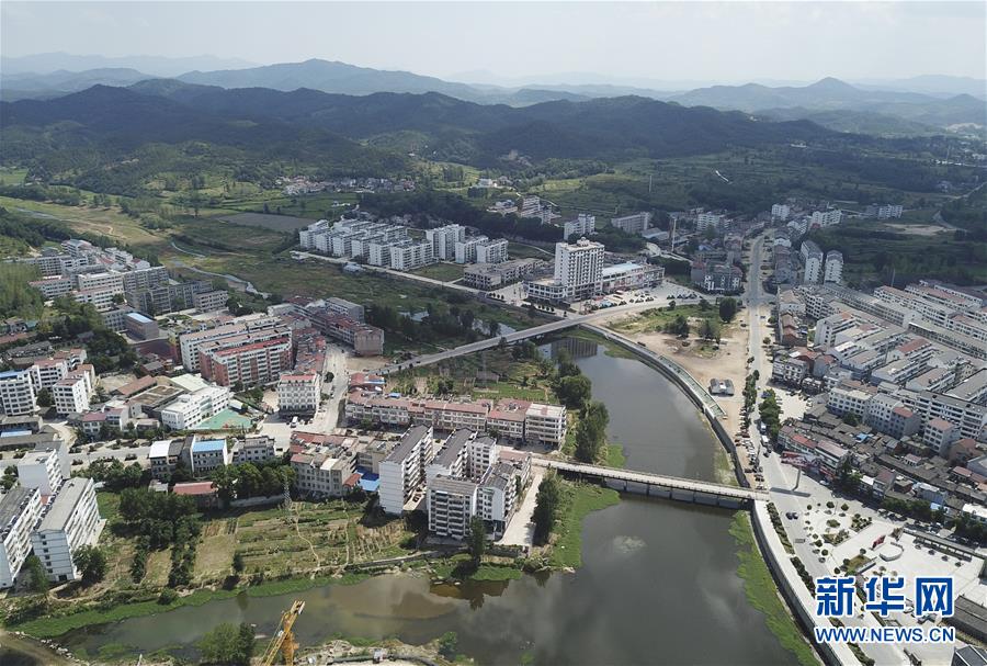 (新華全媒頭條·壯麗70年·奮斗新時(shí)代——記者再走長(zhǎng)征路·圖文互動(dòng))(1)紅色星火的人民力量——大別山走出兩支紅軍隊(duì)伍的歷史啟示