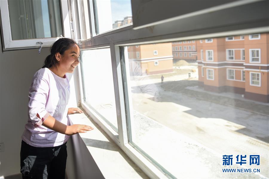 （決戰(zhàn)決勝脫貧攻堅&middot;圖文互動）（2）拋在舊鄉(xiāng)的&ldquo;火墻&rdquo;&mdash;&mdash;新疆易地扶貧搬遷安置點見聞