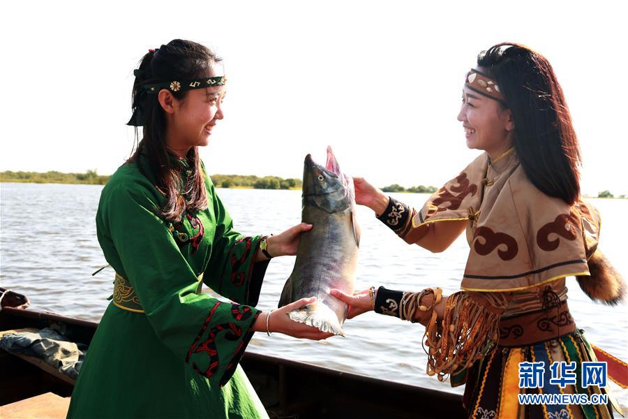 （新華全媒頭條&middot;圖文互動）（9）讓各民族手足相親守望相助&mdash;&mdash;以習近平同志為核心的黨中央關(guān)心少數(shù)民族和民族工作紀實