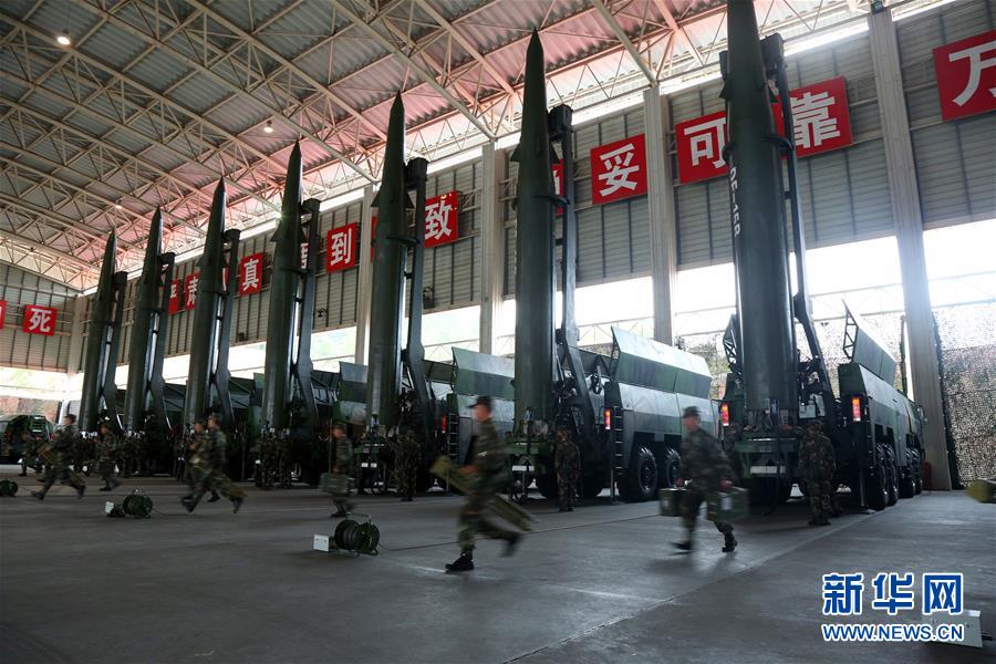 （新華全媒頭條·圖文互動）（11）沿著中國特色強(qiáng)軍之路闊步前進(jìn)——黨中央、中央軍委領(lǐng)導(dǎo)推進(jìn)國防和軍隊(duì)建設(shè)70年紀(jì)實(shí)